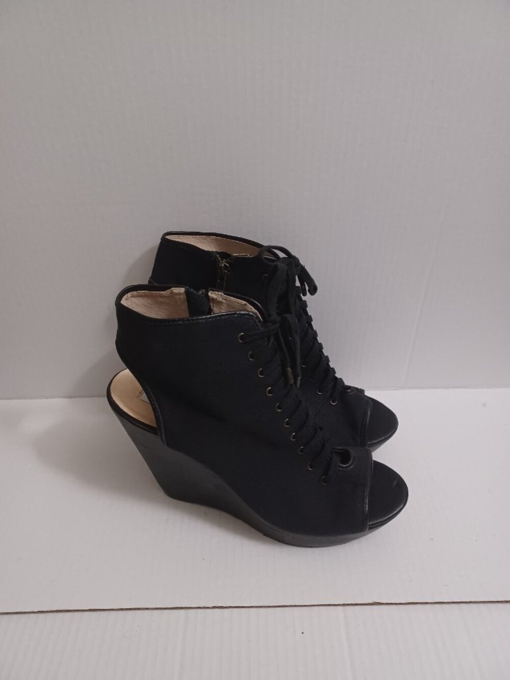 STEVE MADDEN TREPPIDD LACE-UP WEDGE OPEN TO OPEN HEEL BOOTIE SANDALS BLACK 9.5